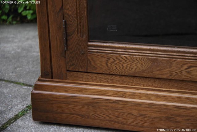 Image 30 of AN ERCOL GOLDEN DAWN CORNER TV DVD HI FI CABINET STAND TABLE