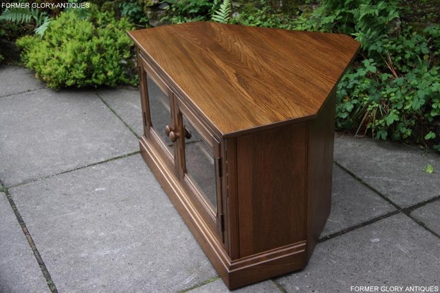 Image 45 of AN ERCOL GOLDEN DAWN CORNER TV DVD HI FI CABINET STAND TABLE