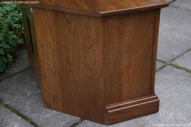 Image 49 of AN ERCOL GOLDEN DAWN CORNER TV DVD HI FI CABINET STAND TABLE