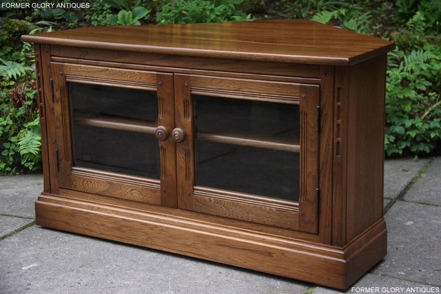 Image 58 of AN ERCOL GOLDEN DAWN CORNER TV DVD HI FI CABINET STAND TABLE