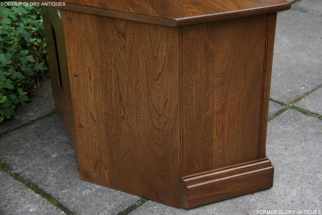Image 73 of AN ERCOL GOLDEN DAWN CORNER TV DVD HI FI CABINET STAND TABLE