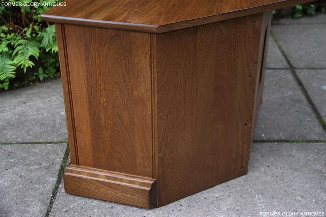 Image 80 of AN ERCOL GOLDEN DAWN CORNER TV DVD HI FI CABINET STAND TABLE