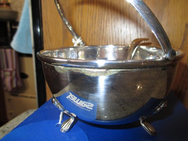 Preview of the first image of Silver plated elegant sugar bowl - NEW & Boxed.