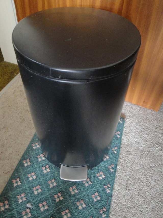Preview of the first image of Brabantia Soft-close Pedal Bin Black with Chrome 20 litre.
