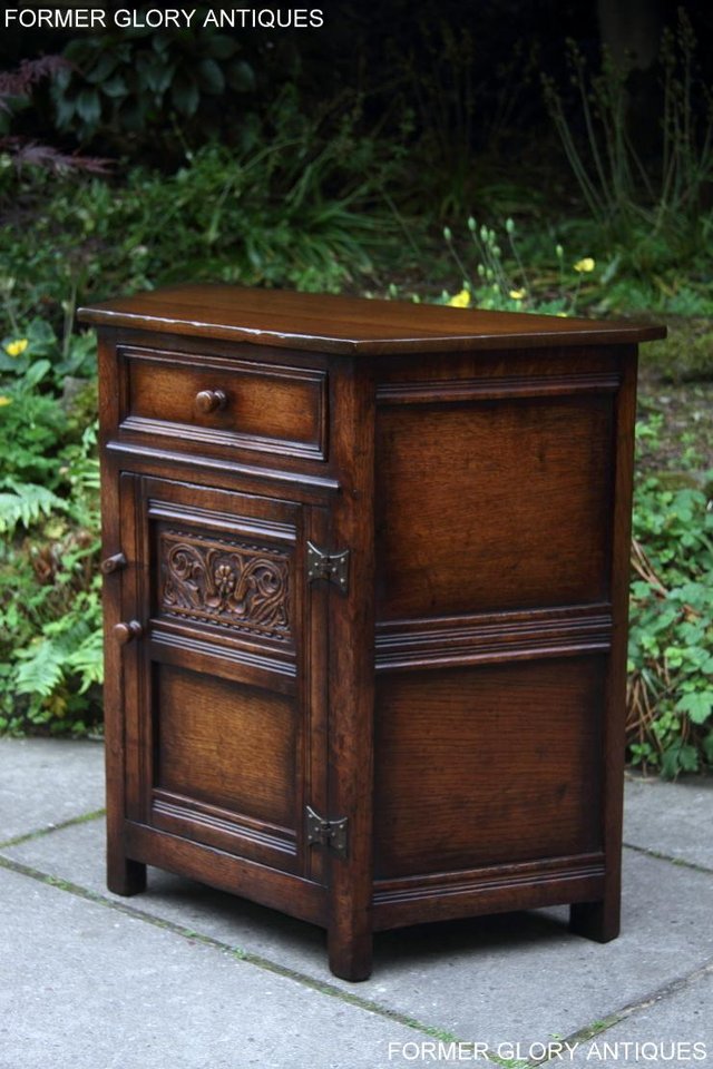 Image 3 of A TITCHMARSH AND GOODWIN OAK DRESSER BASE SIDEBOARD CABINET