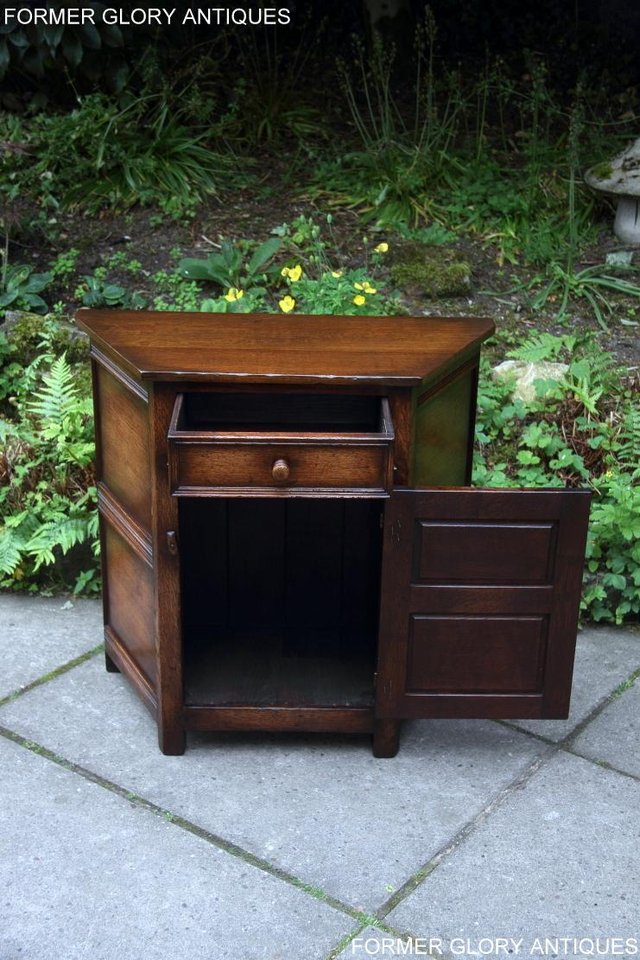 Image 9 of A TITCHMARSH AND GOODWIN OAK DRESSER BASE SIDEBOARD CABINET