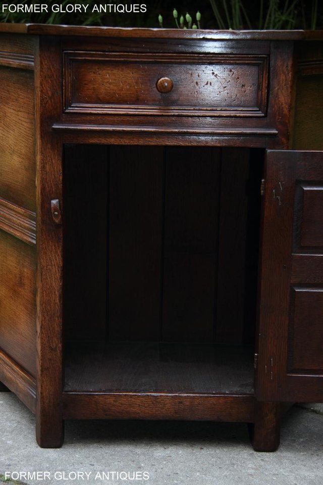 Image 14 of A TITCHMARSH AND GOODWIN OAK DRESSER BASE SIDEBOARD CABINET