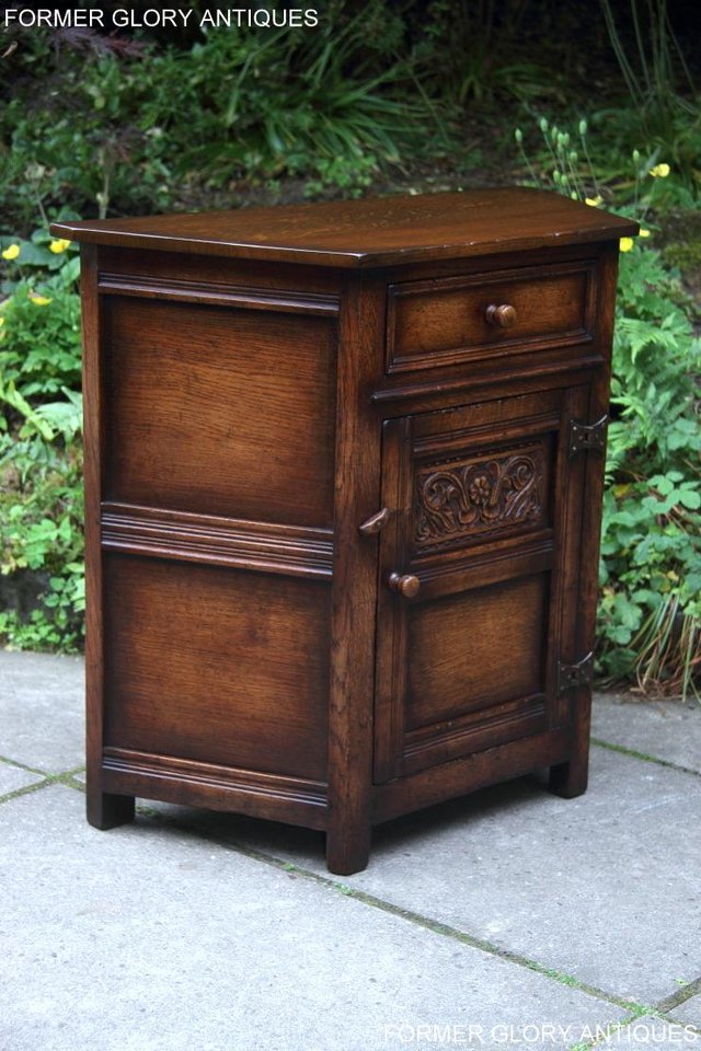 Image 30 of A TITCHMARSH AND GOODWIN OAK DRESSER BASE SIDEBOARD CABINET