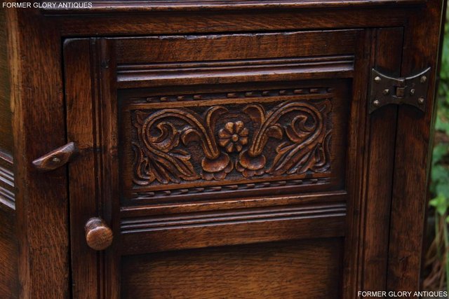 Image 39 of A TITCHMARSH AND GOODWIN OAK DRESSER BASE SIDEBOARD CABINET