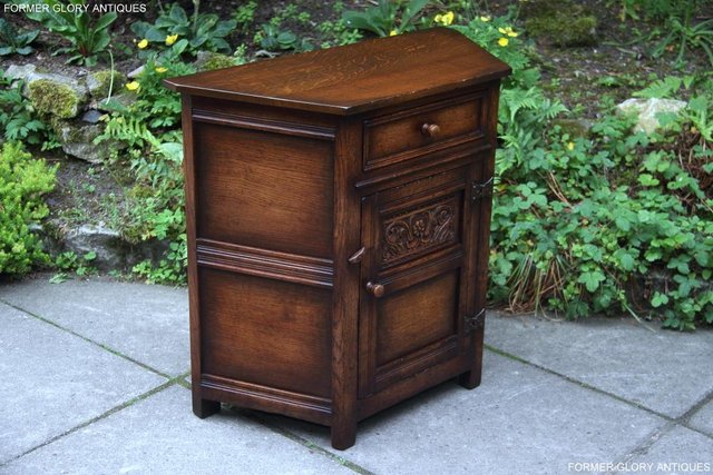 Image 48 of A TITCHMARSH AND GOODWIN OAK DRESSER BASE SIDEBOARD CABINET