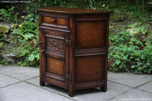 Image 50 of A TITCHMARSH AND GOODWIN OAK DRESSER BASE SIDEBOARD CABINET