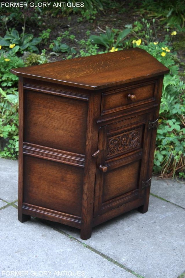 Image 51 of A TITCHMARSH AND GOODWIN OAK DRESSER BASE SIDEBOARD CABINET