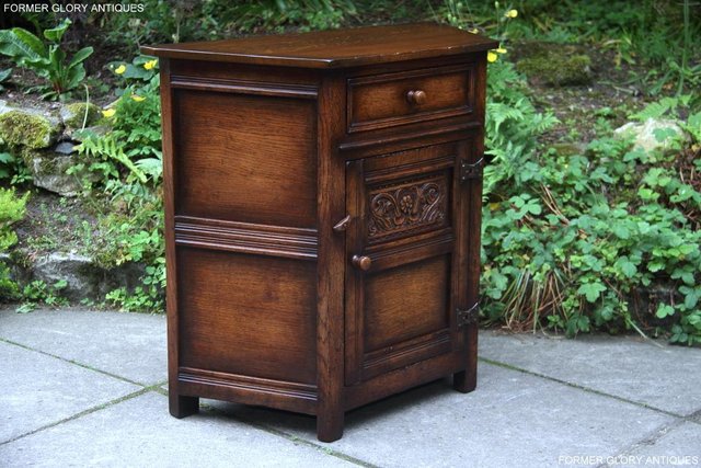 Image 58 of A TITCHMARSH AND GOODWIN OAK DRESSER BASE SIDEBOARD CABINET