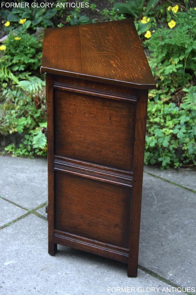 Image 83 of A TITCHMARSH AND GOODWIN OAK DRESSER BASE SIDEBOARD CABINET