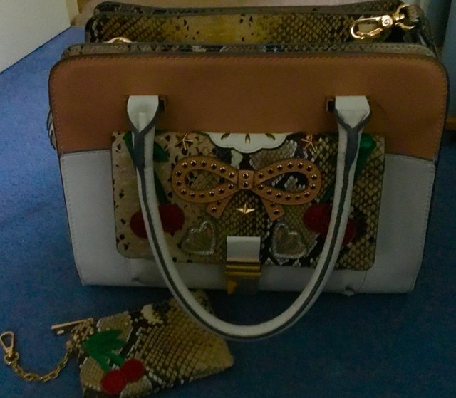 Preview of the first image of Accessorise Ladies Handbag.