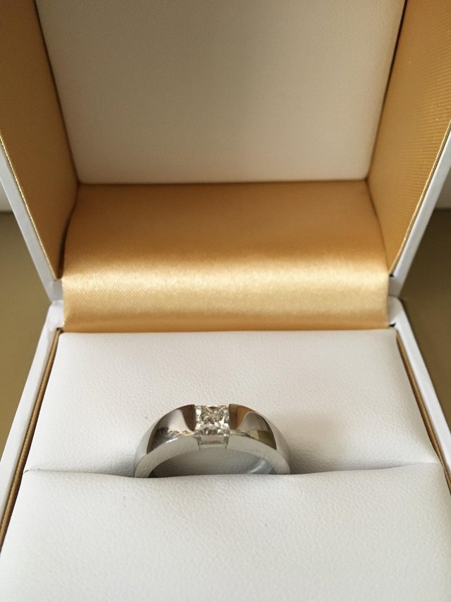 Image 3 of Diamond solitaire ring - 1/2 price of value