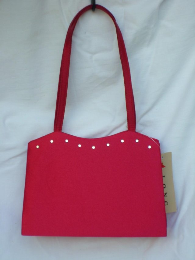 Preview of the first image of LONG FASHION Red Satin Box Bag NEW!.