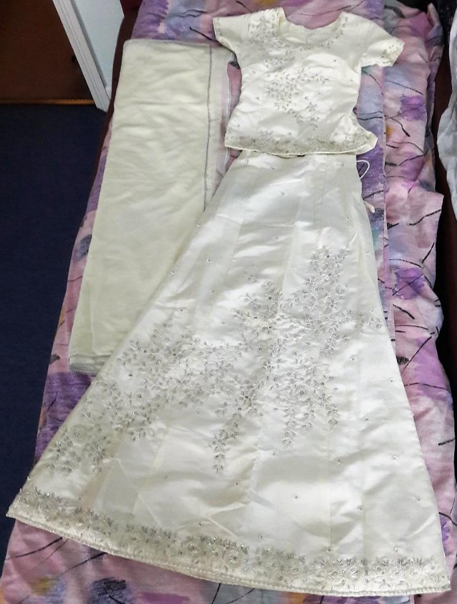 Image 2 of Indian Women's reception dress size 10
