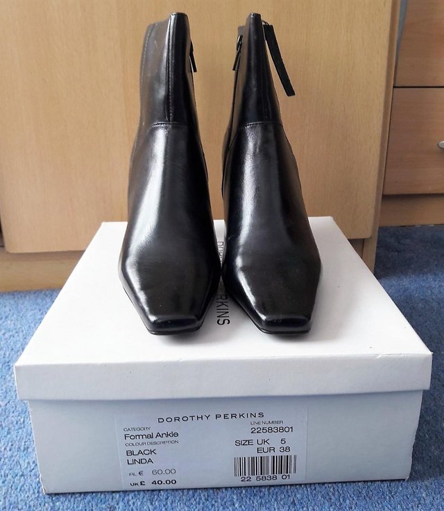 Image 3 of Dorothy Perkins women's black leather ankle boots size 5
