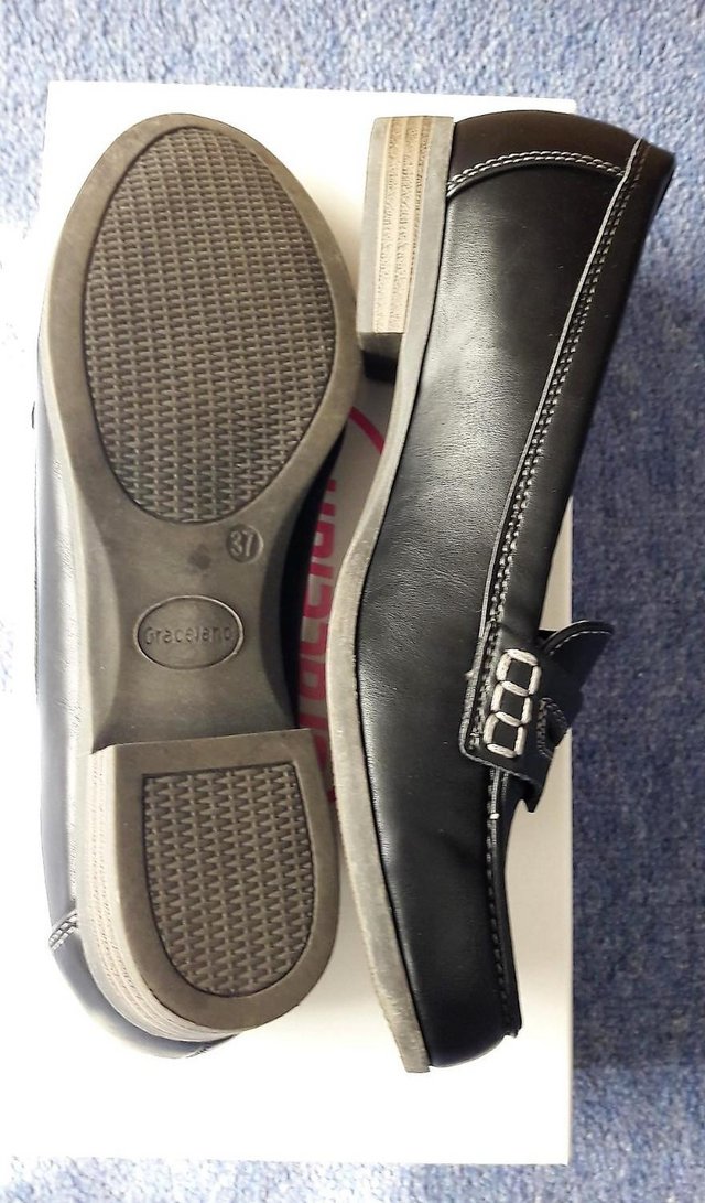 Image 2 of Graceland women's size 4 black shoes