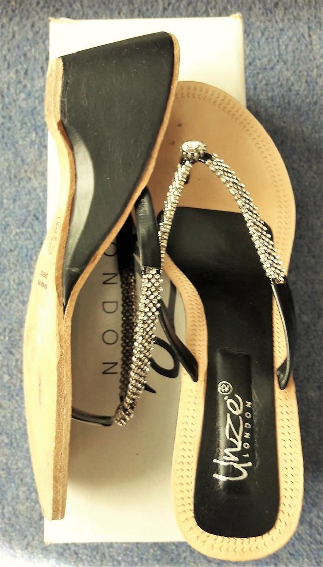 Image 3 of Unze womens black and diamante wedge sandals size 5