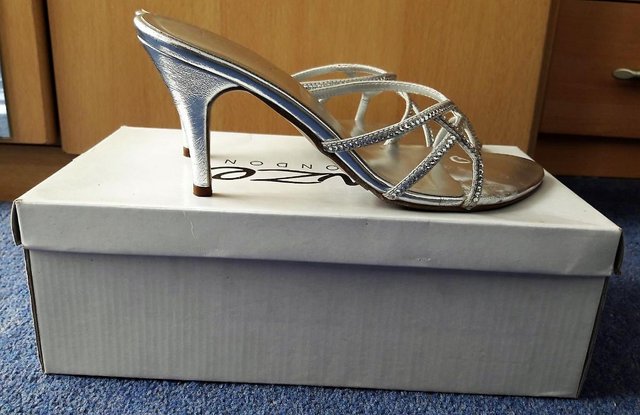 Image 3 of Unze women's silver and dimante strappy sandals size 5