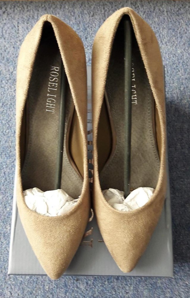 Preview of the first image of Roselight women's suede khaki shoes size 5.