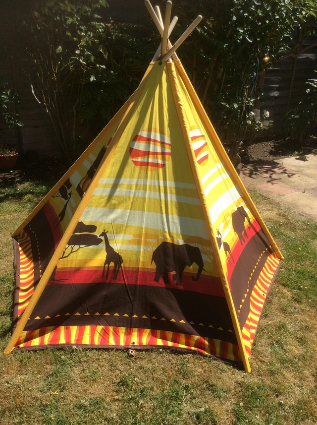 Image 3 of Large children’s play tent/teepee