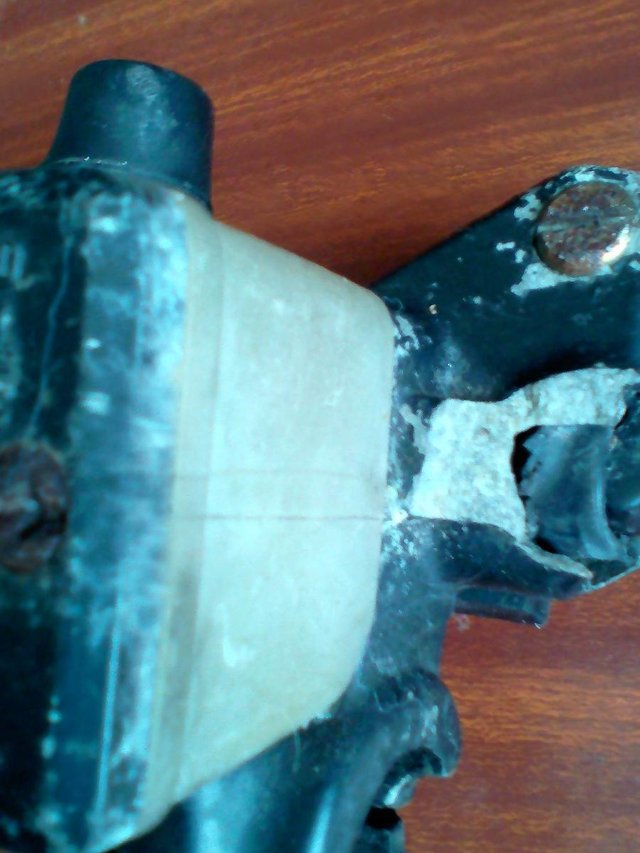 Preview of the first image of Spares or Repair Honda CB250 N brake cylinder used.