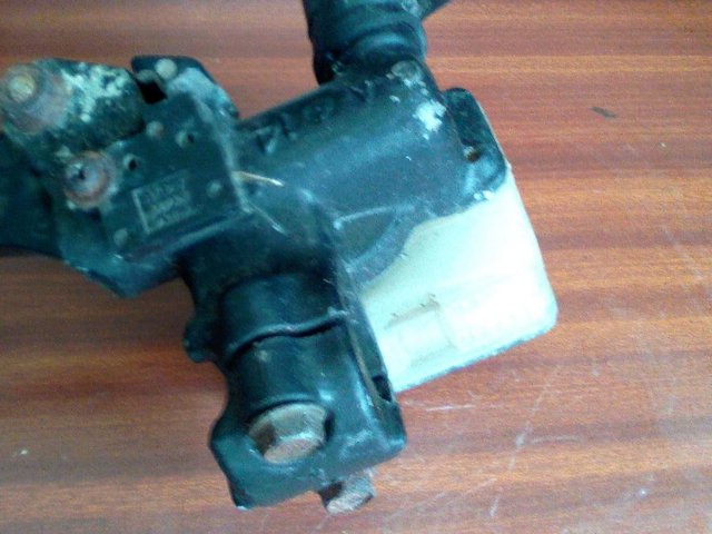 Image 2 of Spares or Repair Honda CB250 N brake cylinder used