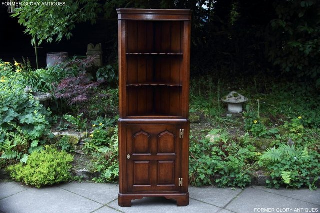 Preview of the first image of TITCHMARSH & GOODWIN OAK CORNER DISPLAY CABINET CUPBOARD.