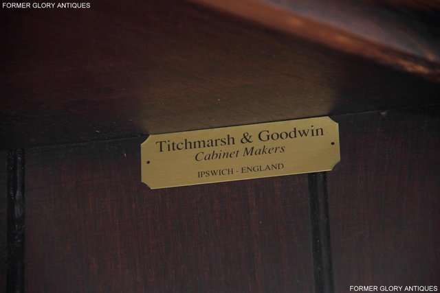 Image 43 of TITCHMARSH & GOODWIN OAK CORNER DISPLAY CABINET CUPBOARD