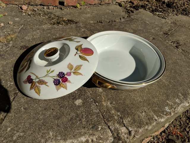 Preview of the first image of Royal Worcester small casserole dish.