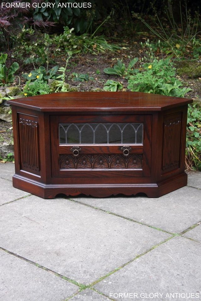 Image 23 of AN OLD CHARM TUDOR BROWN OAK CORNER TV CABINET STAND TABLE