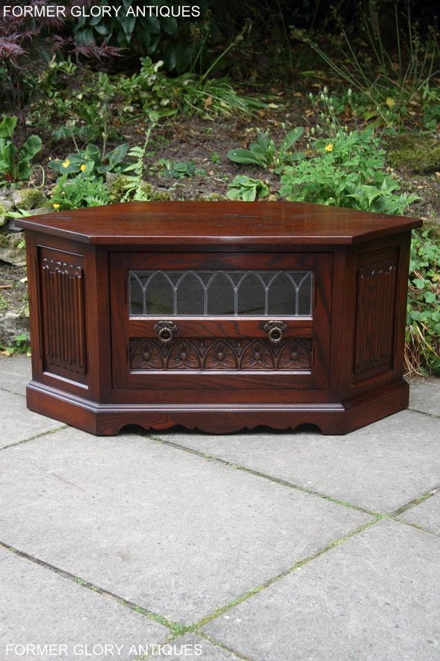 Image 29 of AN OLD CHARM TUDOR BROWN OAK CORNER TV CABINET STAND TABLE