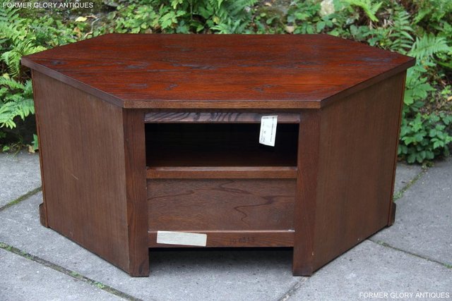 Image 30 of AN OLD CHARM TUDOR BROWN OAK CORNER TV CABINET STAND TABLE