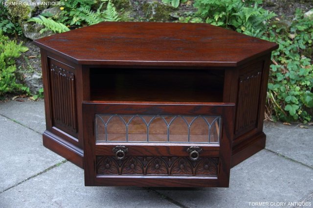 Image 37 of AN OLD CHARM TUDOR BROWN OAK CORNER TV CABINET STAND TABLE