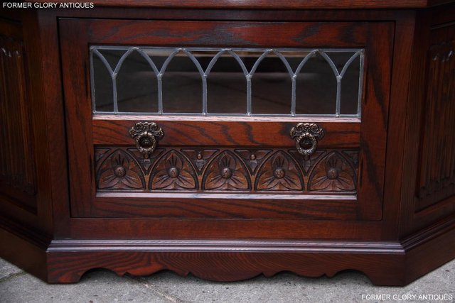 Image 41 of AN OLD CHARM TUDOR BROWN OAK CORNER TV CABINET STAND TABLE