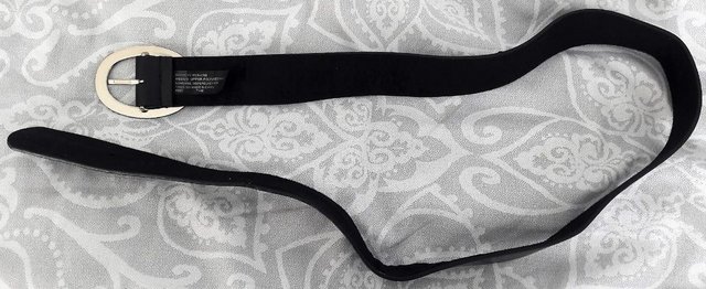 Preview of the first image of Dorothy Perkins medium size black belt.