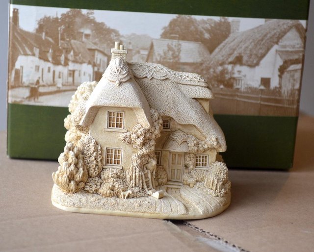 Preview of the first image of Lilliput Lane - One Man Went To Mow (PYO).