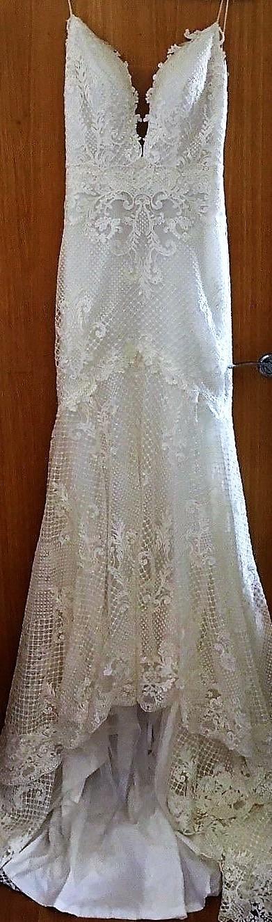 Preview of the first image of BRIDE MERMAID Wedding Dres Ivory Pearlescent Lace Embroidery.