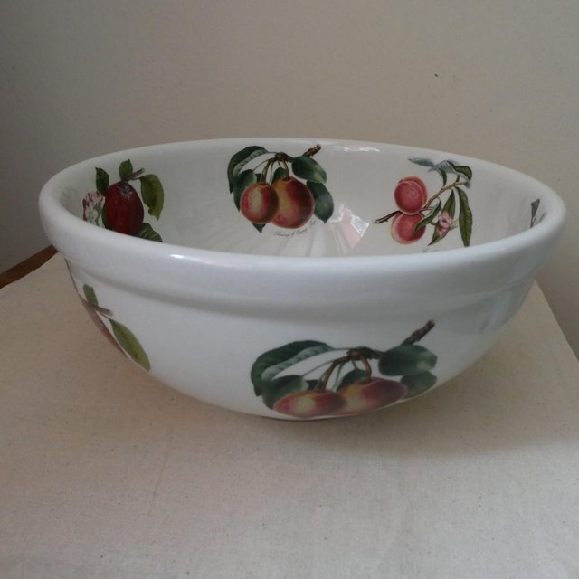 Image 2 of Portmeirion Pomona jugs and bowls