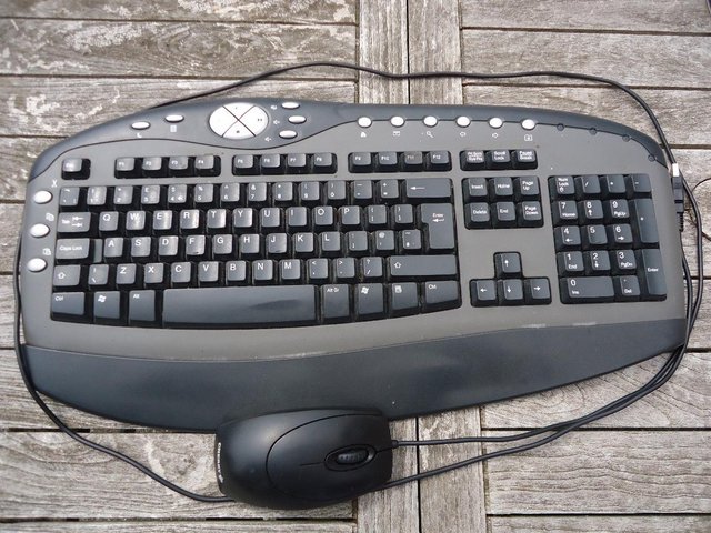 Preview of the first image of Ergonomic key board.