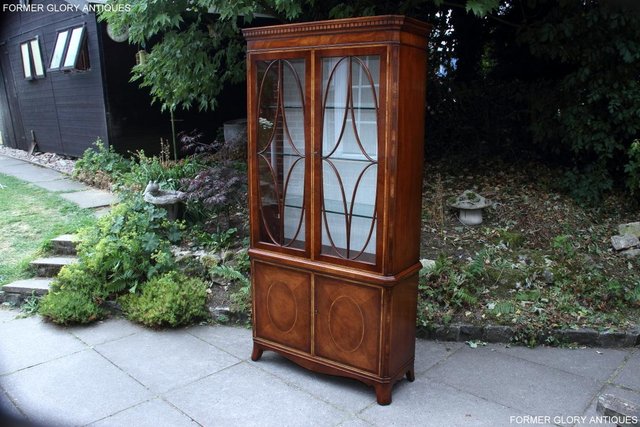 Image 3 of TITCHMARSH AND GOODWIN MAHOGANY CHINA GLASS DISPLAY CABINET