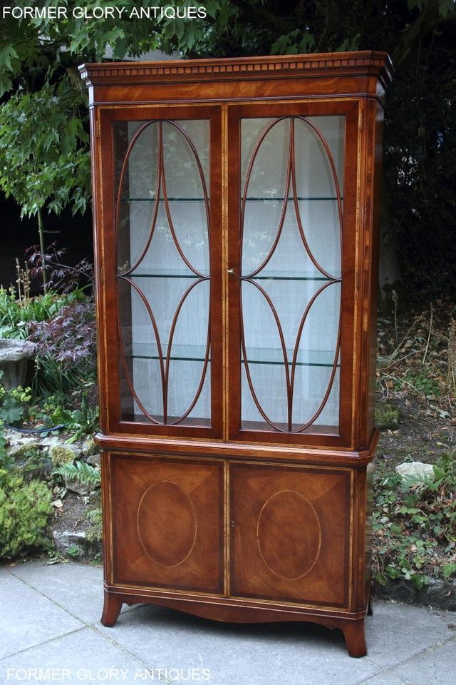 Image 13 of TITCHMARSH AND GOODWIN MAHOGANY CHINA GLASS DISPLAY CABINET