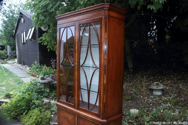 Image 14 of TITCHMARSH AND GOODWIN MAHOGANY CHINA GLASS DISPLAY CABINET
