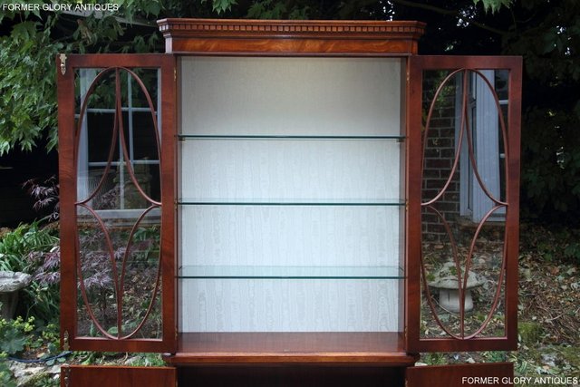 Image 19 of TITCHMARSH AND GOODWIN MAHOGANY CHINA GLASS DISPLAY CABINET