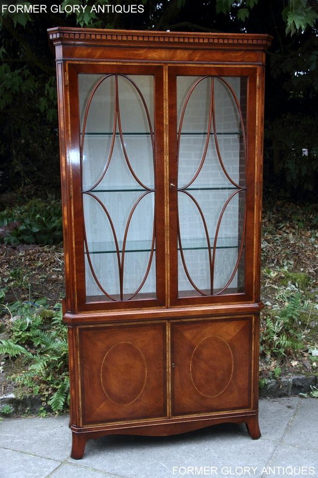 Image 29 of TITCHMARSH AND GOODWIN MAHOGANY CHINA GLASS DISPLAY CABINET