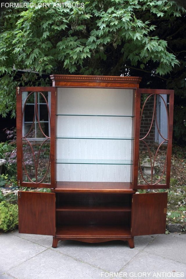 Image 36 of TITCHMARSH AND GOODWIN MAHOGANY CHINA GLASS DISPLAY CABINET