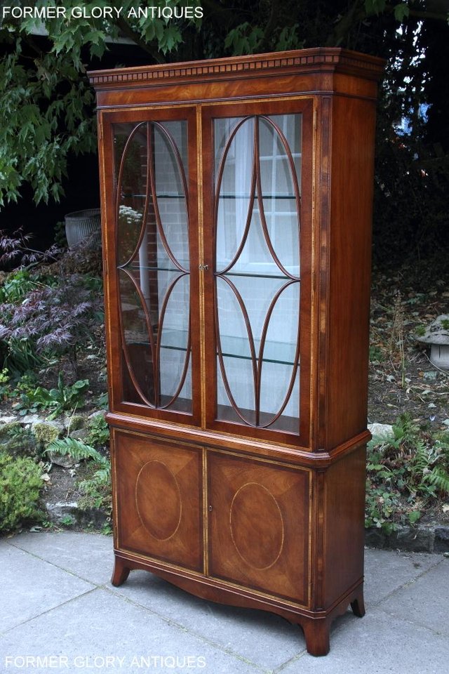 Image 46 of TITCHMARSH AND GOODWIN MAHOGANY CHINA GLASS DISPLAY CABINET
